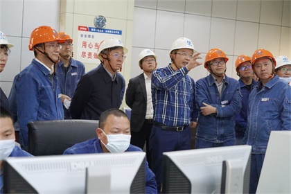 集團公司領(lǐng)導(dǎo)率隊到股份公司進行“五一”節(jié)前安全大檢查