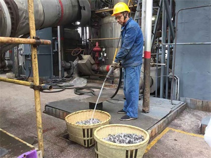 瀘天化股份公司員工蘇學(xué)鋒榮獲“四川省最盡職的安全操作手”稱(chēng)號(hào)